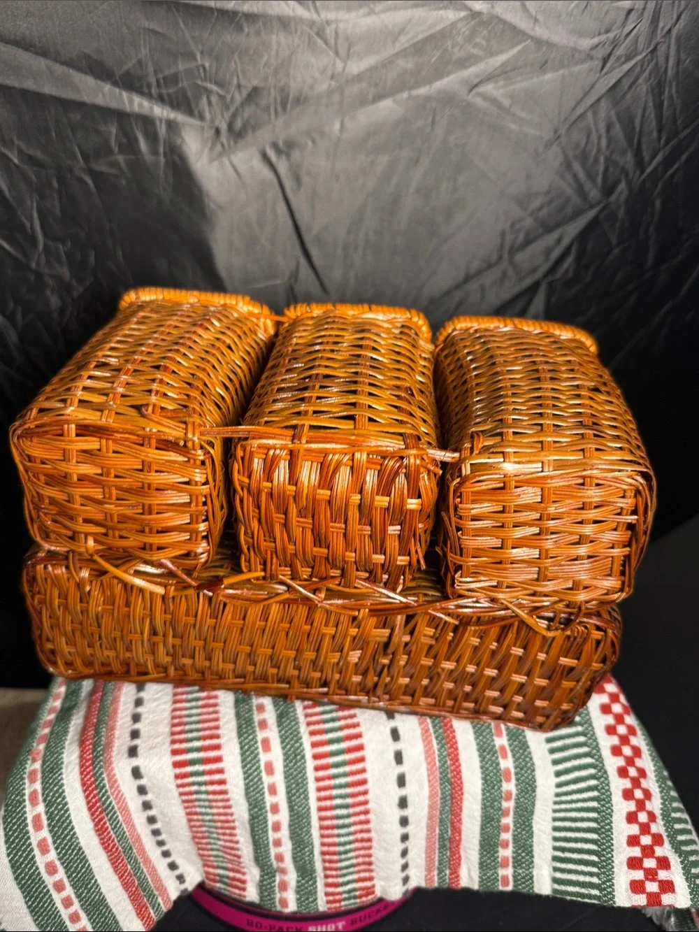 Woven Basket with storage spaces country core